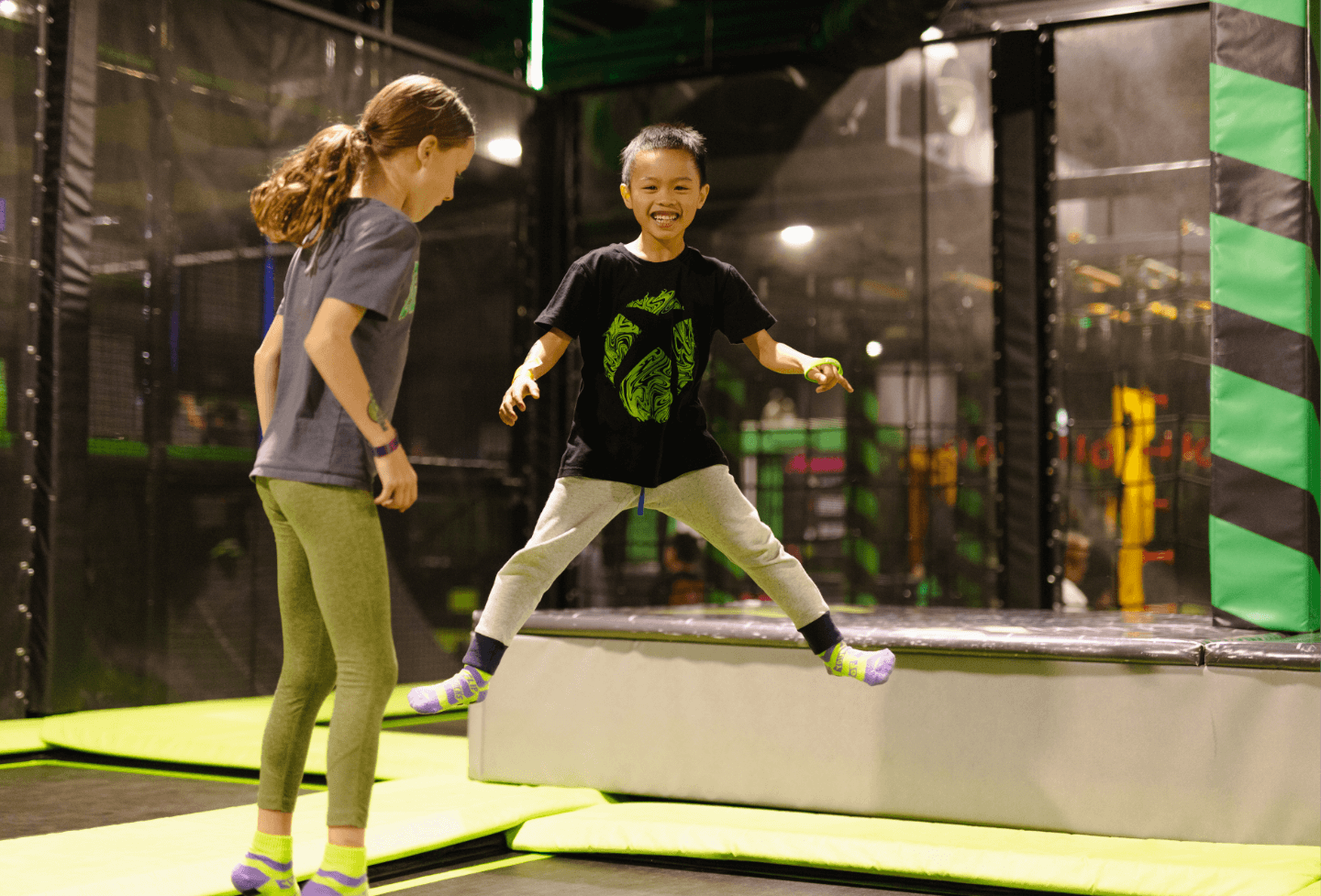 Get air trampoline park | Flip Out Australia